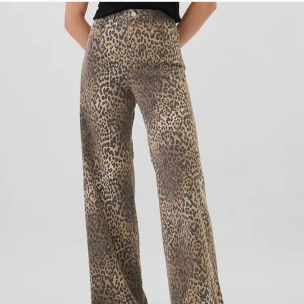 NWT The Gap Leopard High Rise Wide Leg Jeans 16 /33R